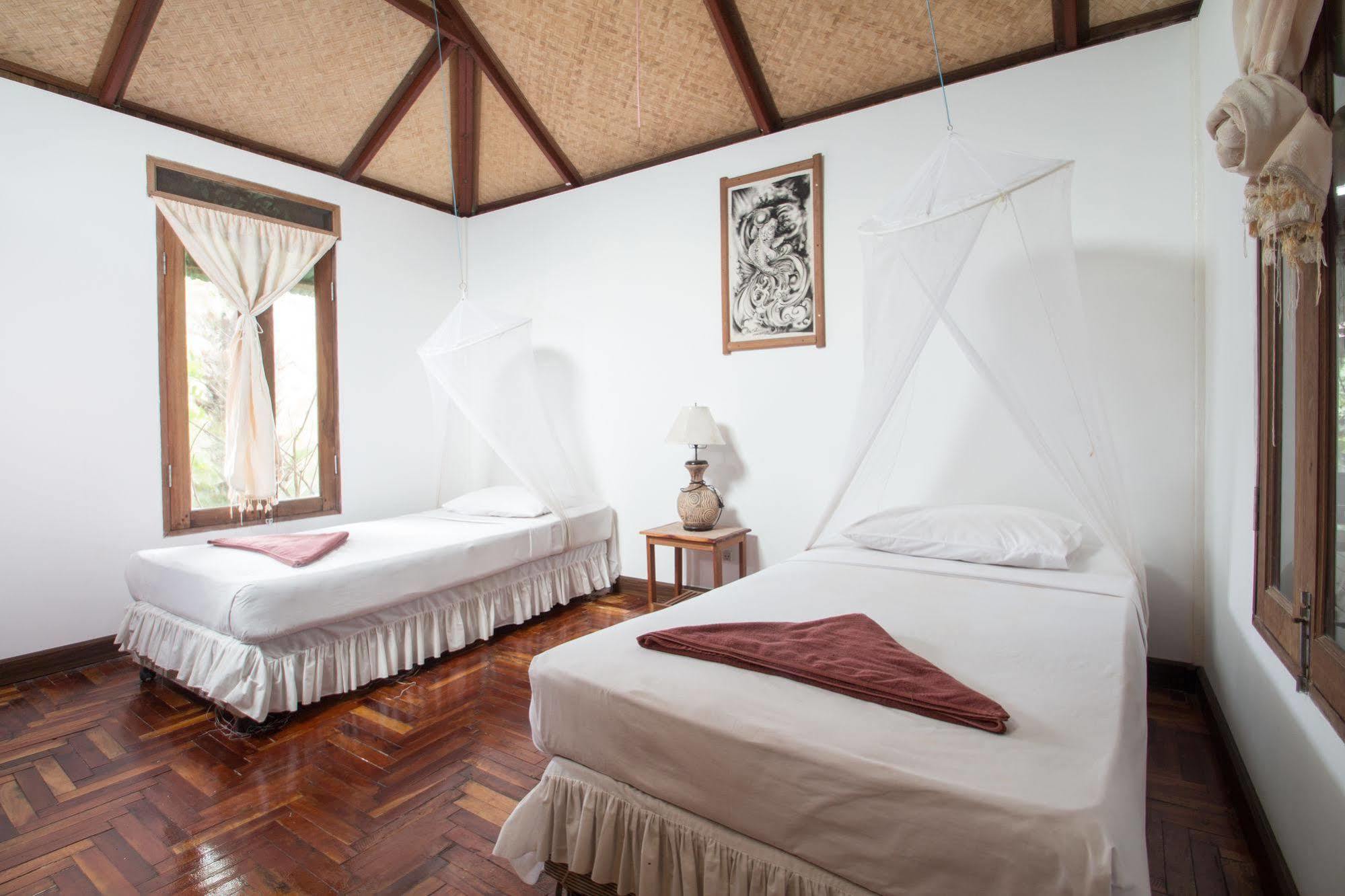 Tropical Garden Bungalow Kepulauan Phi Phi Bagian luar foto
